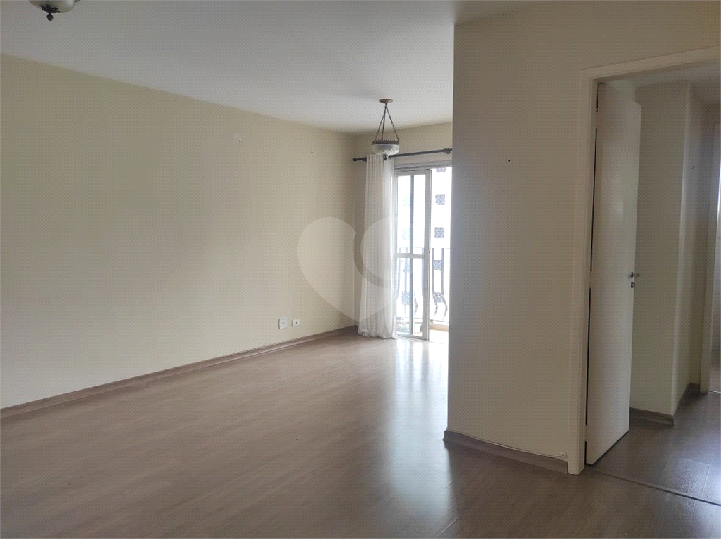 Excelente apartamento, localizado no bairro do Brooklin (muito arborizado), próximo da Avenida Santo Amaro
