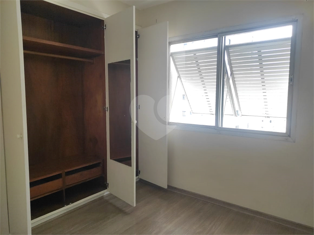 Excelente apartamento, localizado no bairro do Brooklin (muito arborizado), próximo da Avenida Santo Amaro