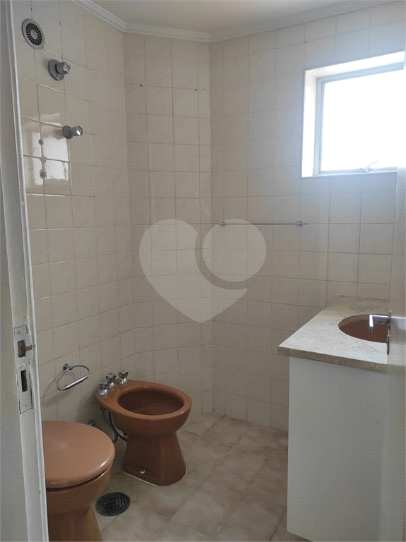 Excelente apartamento, localizado no bairro do Brooklin (muito arborizado), próximo da Avenida Santo Amaro