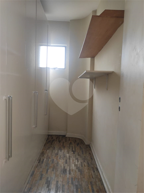 Excelente apartamento, localizado no bairro do Brooklin (muito arborizado), próximo da Avenida Santo Amaro
