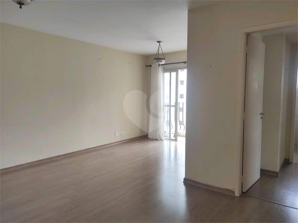 Excelente apartamento, localizado no bairro do Brooklin (muito arborizado), próximo da Avenida Santo Amaro