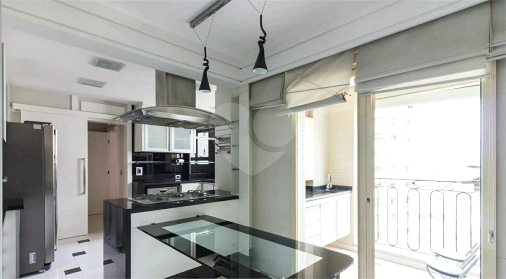 APARTAMENTO em SANTANA