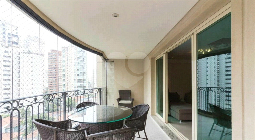 APARTAMENTO em SANTANA