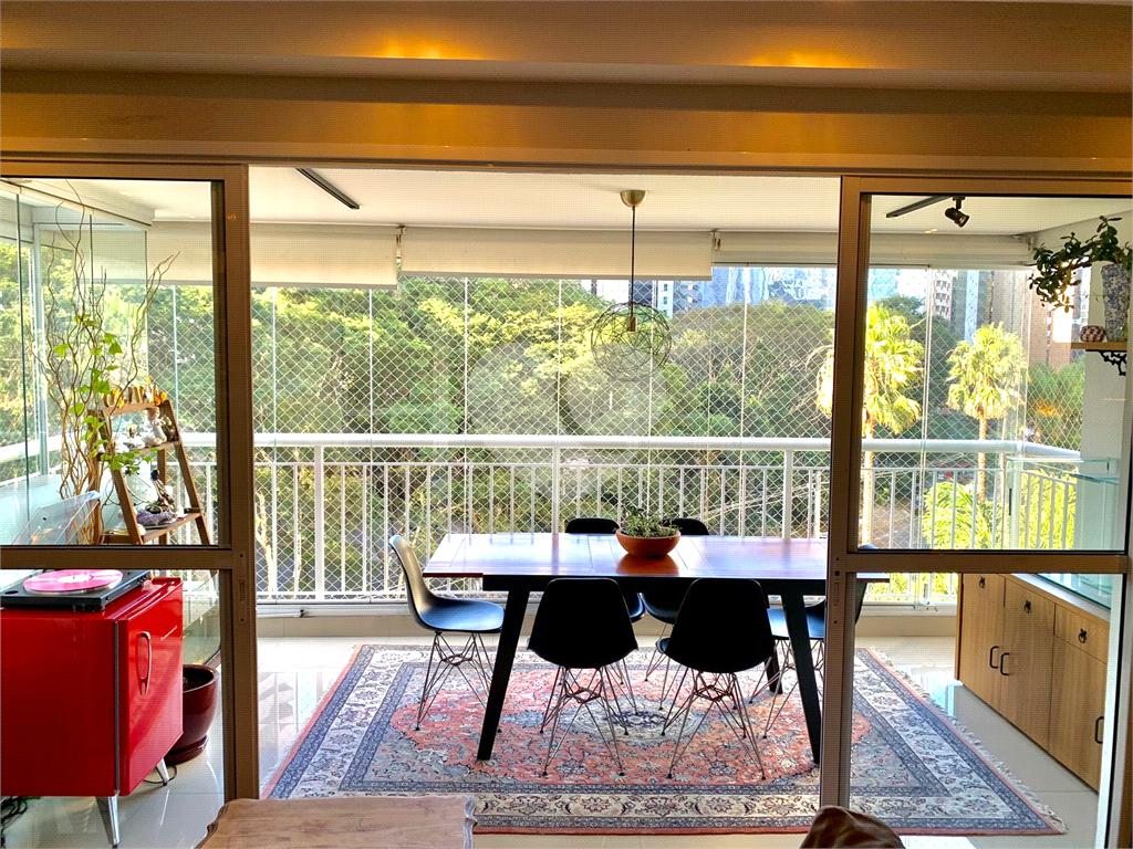 Apartamento com 111 m² - 3 quartos - 1 suíte -2 vagas - Brooklin - Cidade Monções