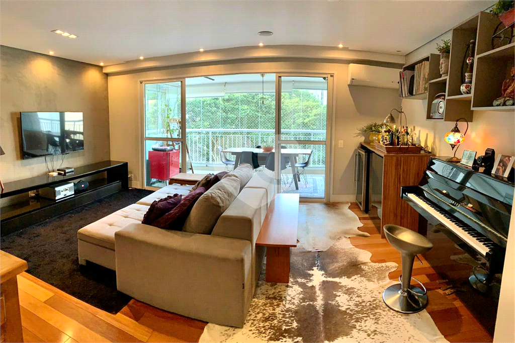 Apartamento com 111 m² - 3 quartos - 1 suíte -2 vagas - Brooklin - Cidade Monções