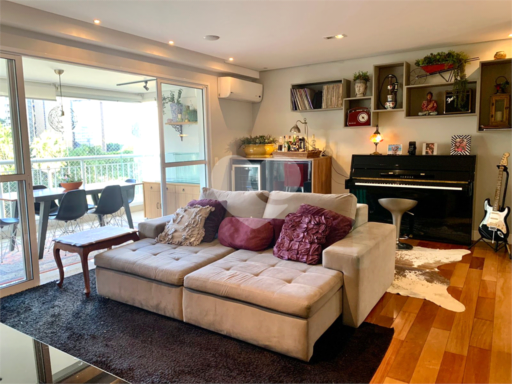 Apartamento com 111 m² - 3 quartos - 1 suíte -2 vagas - Brooklin - Cidade Monções