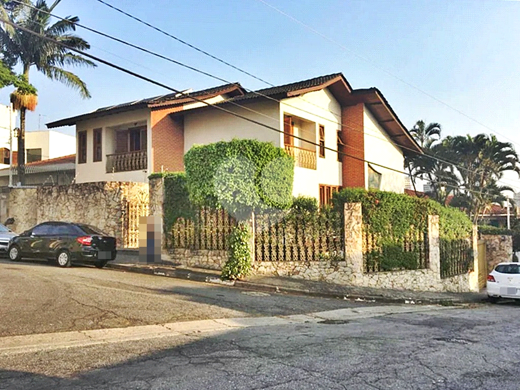 Sobrado à venda com 4 quartos, 450m² - Foto 1