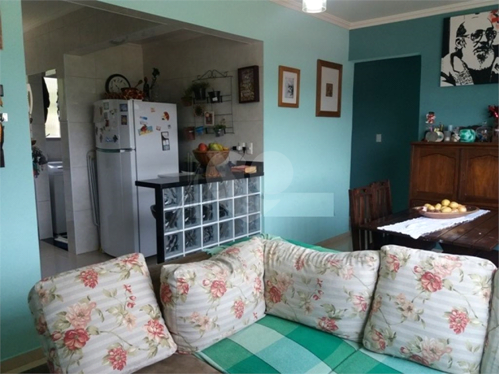 Apartamento Lindo todo reformado em bairro nobre! fácil acesso a condução e ao comercio em geral!