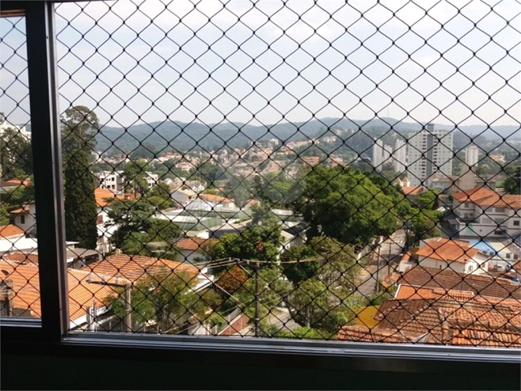 Apartamento Lindo todo reformado em bairro nobre! fácil acesso a condução e ao comercio em geral!