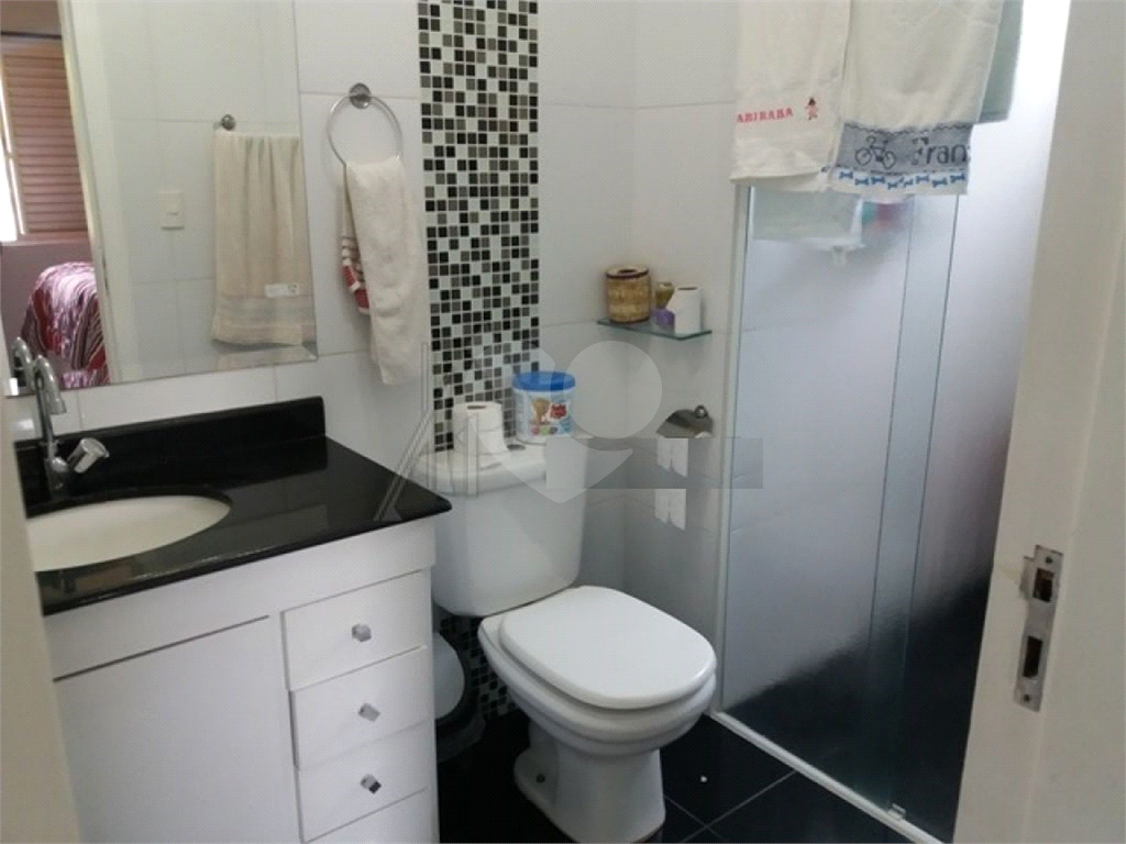 Apartamento Lindo todo reformado em bairro nobre! fácil acesso a condução e ao comercio em geral!