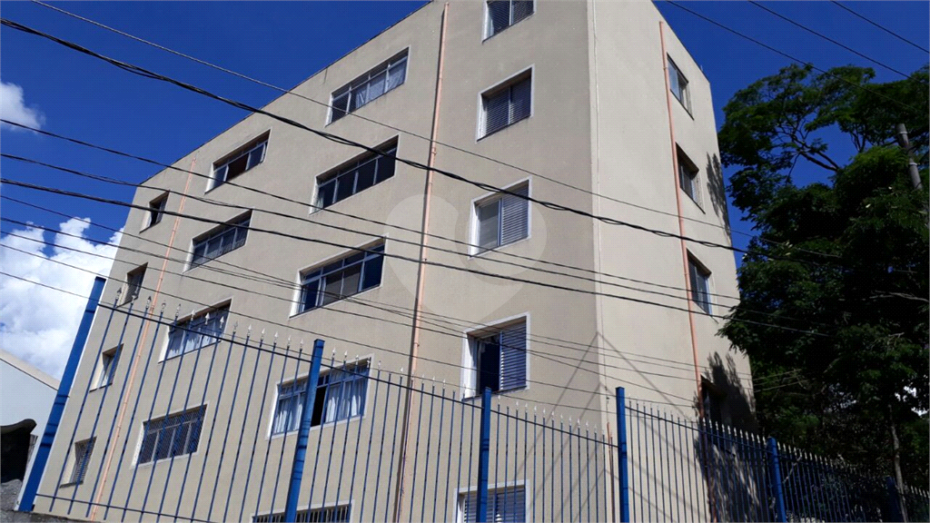 Apartamento Lindo todo reformado em bairro nobre! fácil acesso a condução e ao comercio em geral!