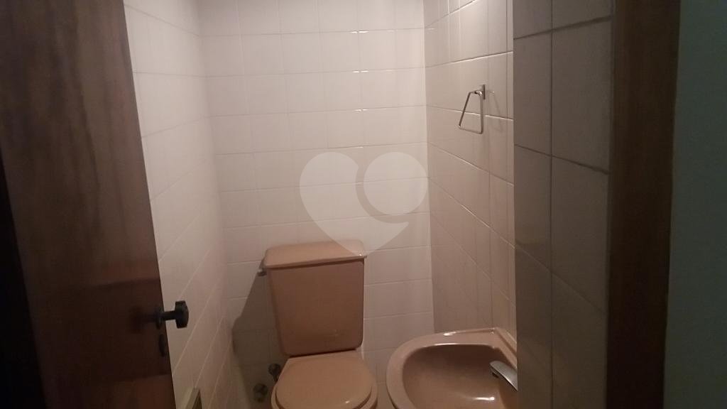 Sobrado à venda e aluguel com 3 quartos, 305m² - Foto 2