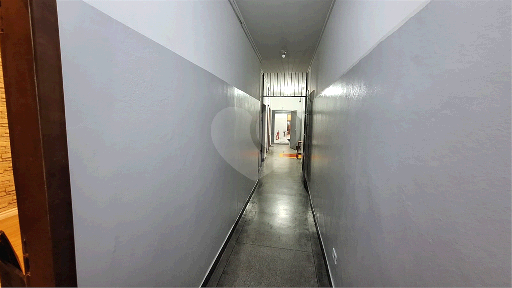 Prédio Comercial a venda no Brás com 850m² de área construída, e elevador.