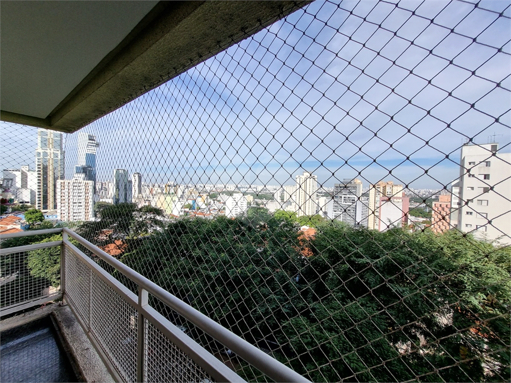 Apto metro Santana