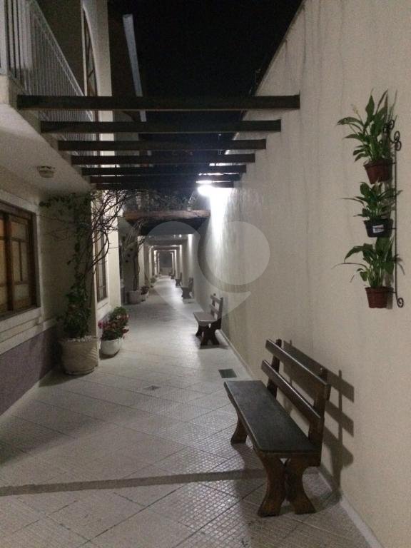 Lindo Sobrado em Condomínio Fechado em Santa Terezinha