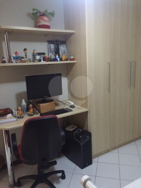 Lindo Sobrado em Condomínio Fechado em Santa Terezinha