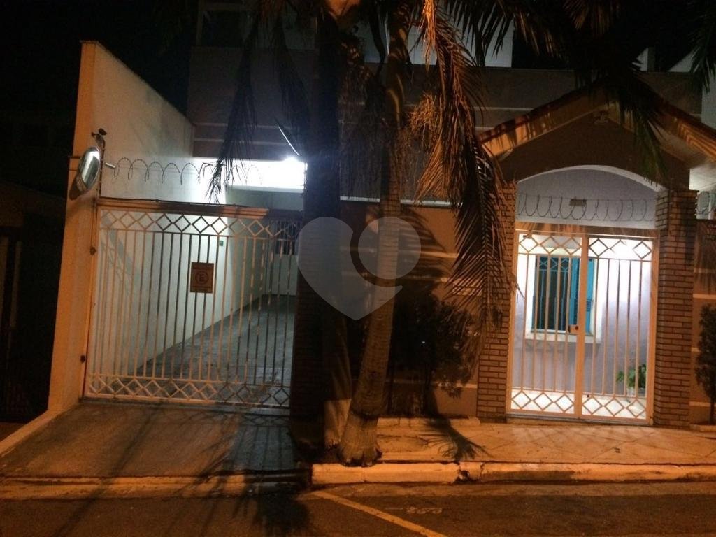 Lindo Sobrado em Condomínio Fechado em Santa Terezinha