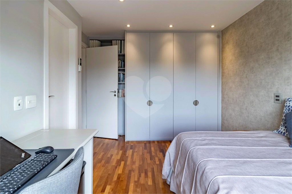APARTAMENTO em ALTO DE PINHEIROS