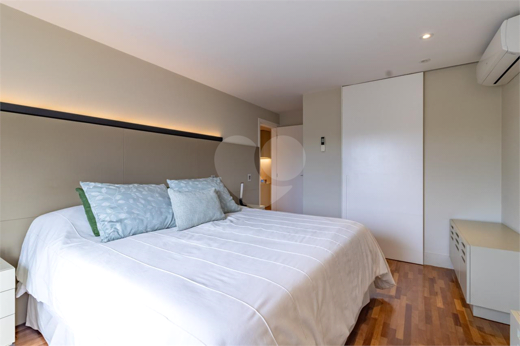 APARTAMENTO em ALTO DE PINHEIROS