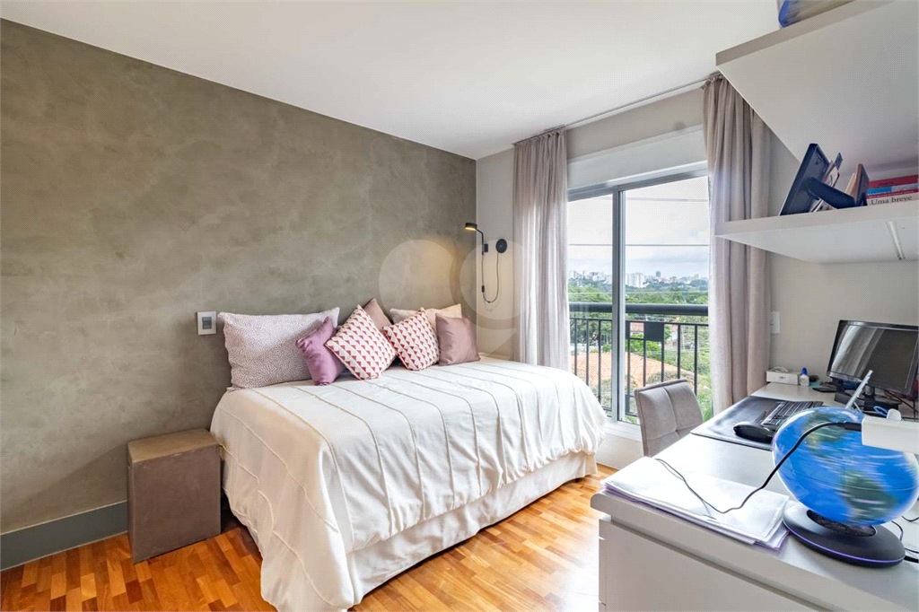 APARTAMENTO em ALTO DE PINHEIROS