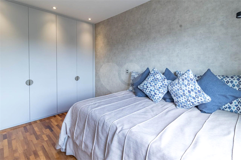 APARTAMENTO em ALTO DE PINHEIROS