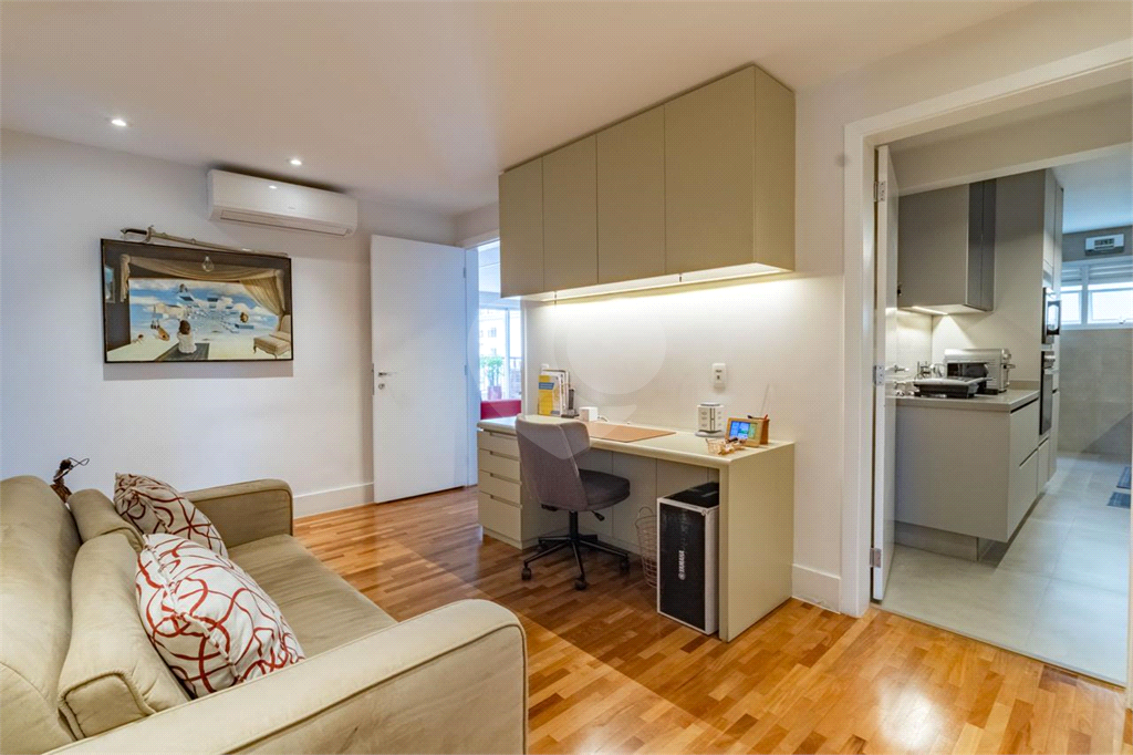 APARTAMENTO em ALTO DE PINHEIROS