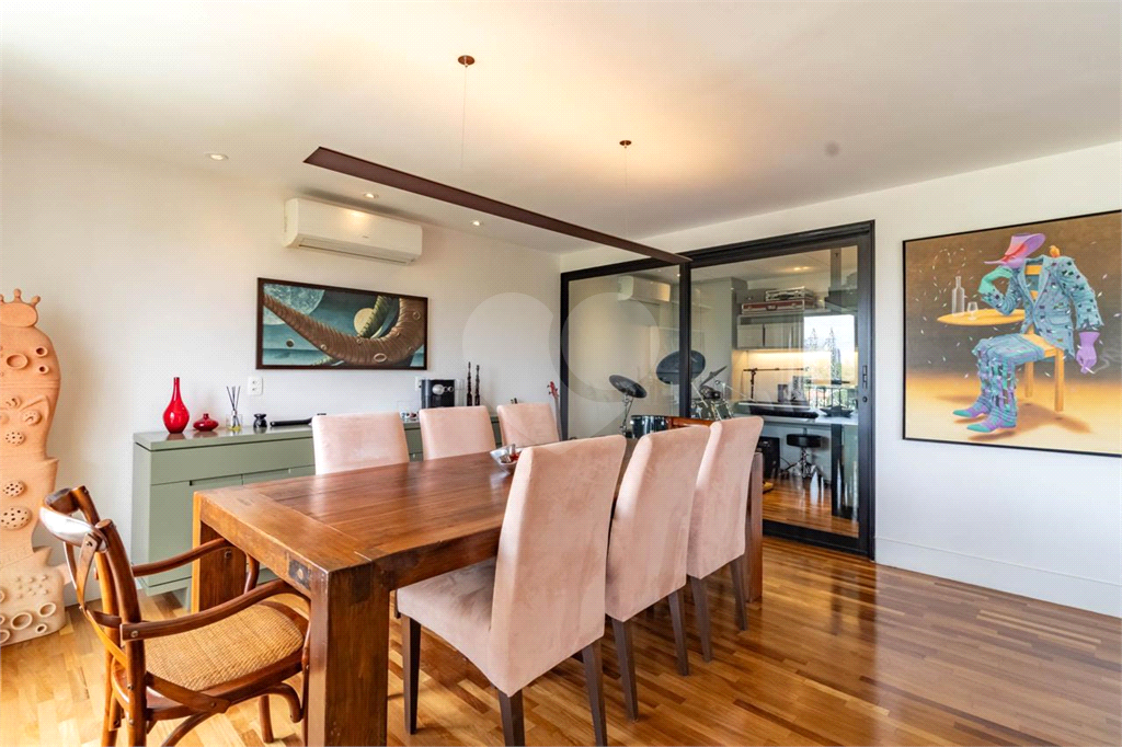 APARTAMENTO em ALTO DE PINHEIROS