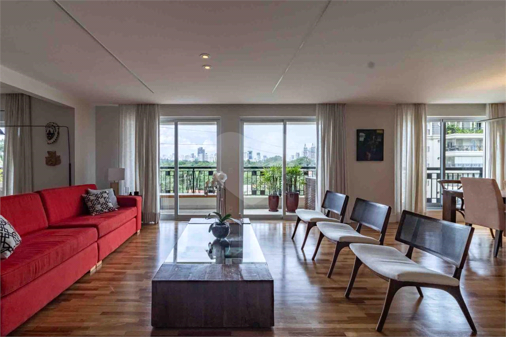 APARTAMENTO em ALTO DE PINHEIROS