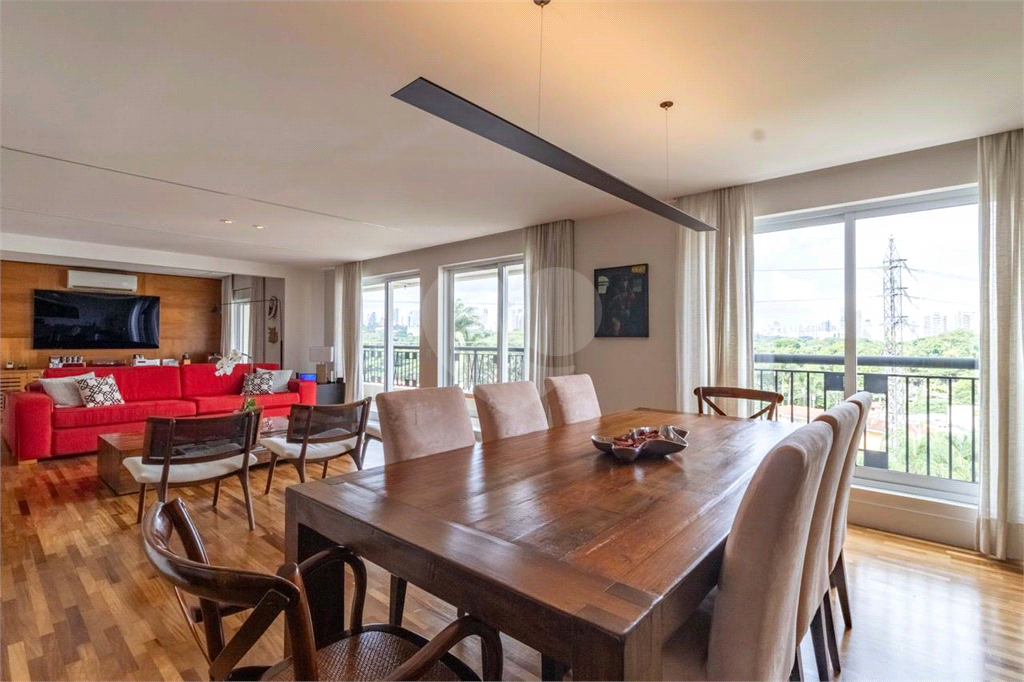 APARTAMENTO em ALTO DE PINHEIROS