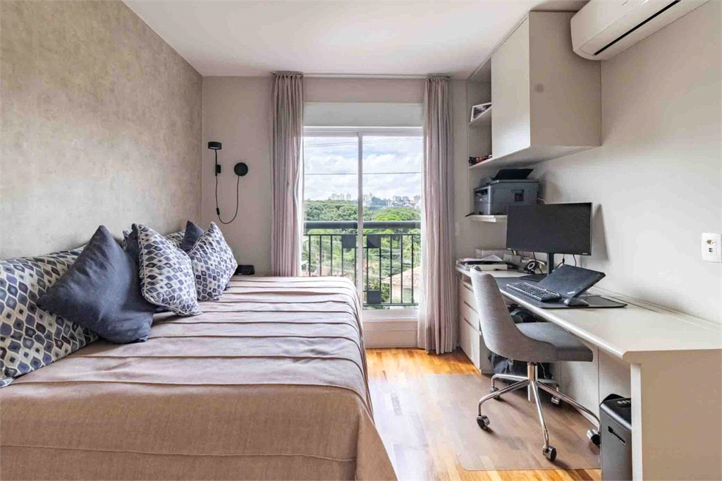 APARTAMENTO em ALTO DE PINHEIROS