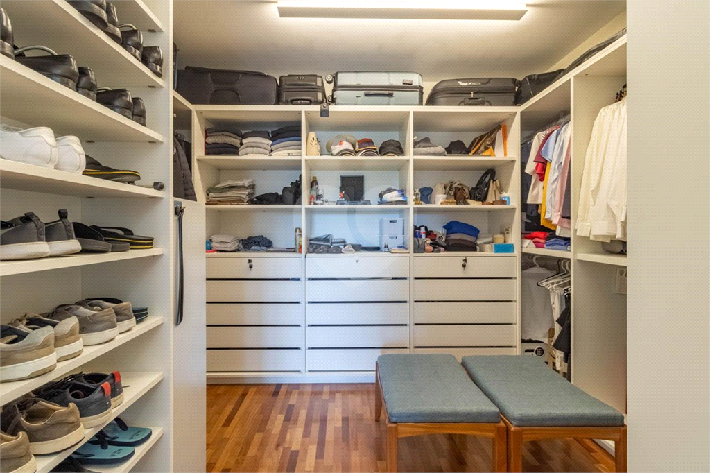 APARTAMENTO em ALTO DE PINHEIROS