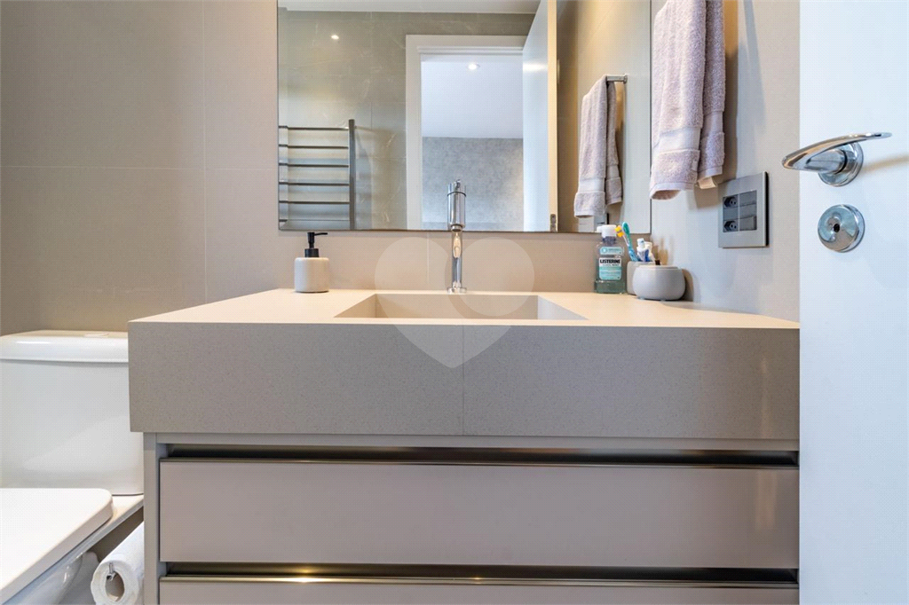 APARTAMENTO em ALTO DE PINHEIROS