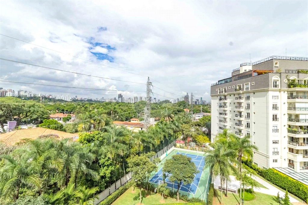 APARTAMENTO em ALTO DE PINHEIROS