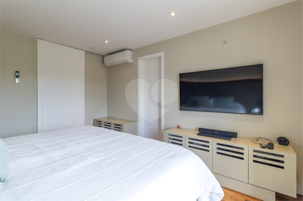 APARTAMENTO em ALTO DE PINHEIROS