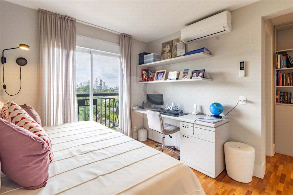APARTAMENTO em ALTO DE PINHEIROS