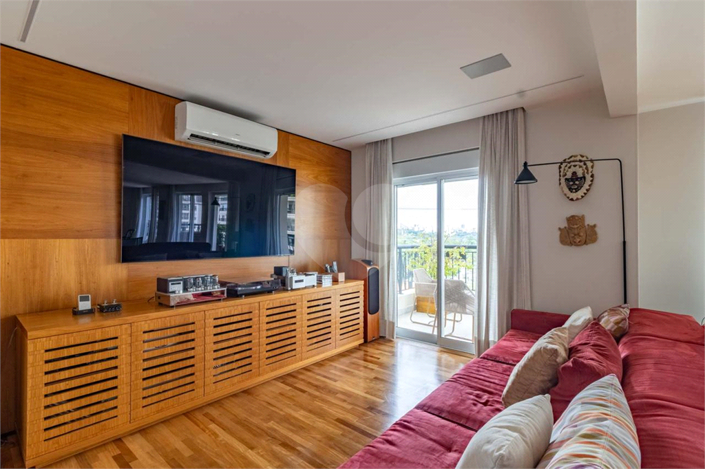 APARTAMENTO em ALTO DE PINHEIROS