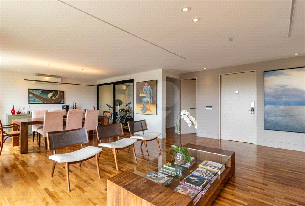 APARTAMENTO em ALTO DE PINHEIROS