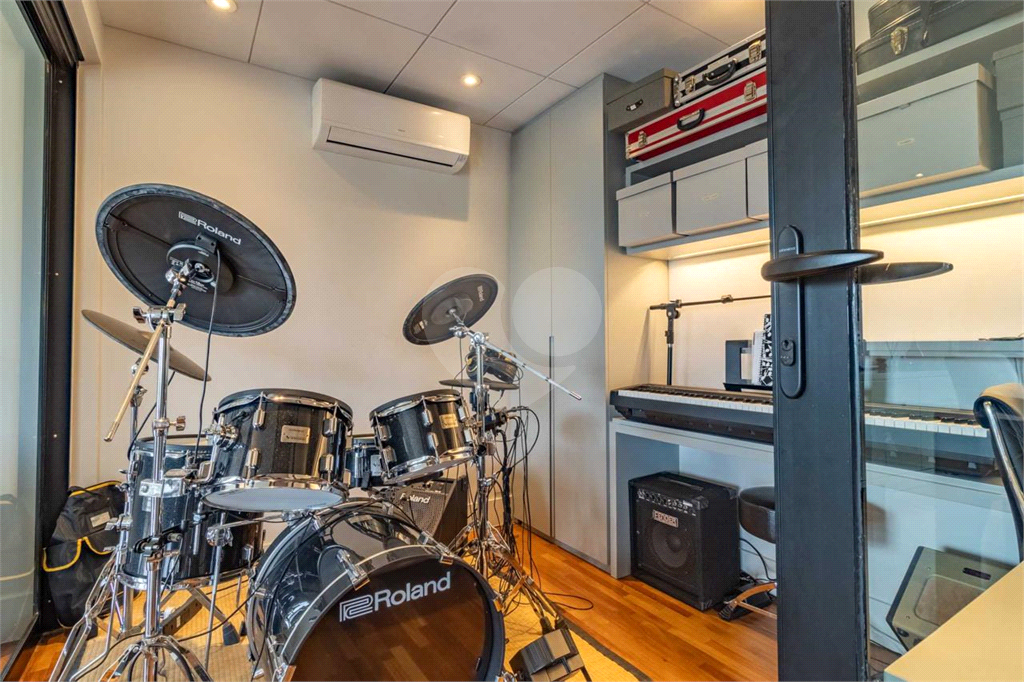 APARTAMENTO em ALTO DE PINHEIROS