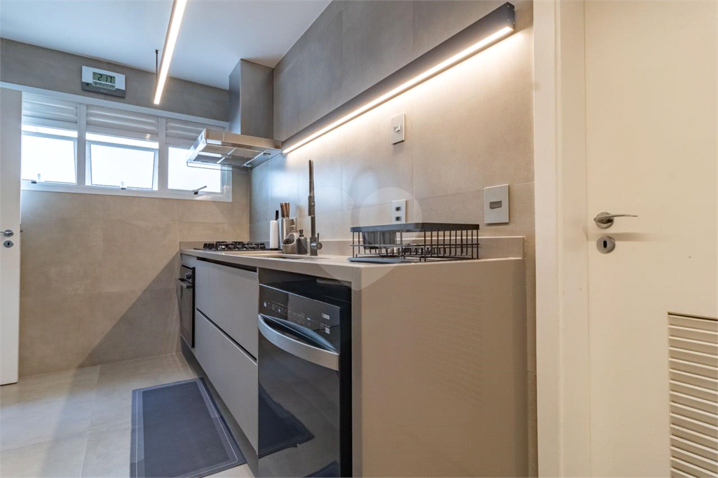 APARTAMENTO em ALTO DE PINHEIROS