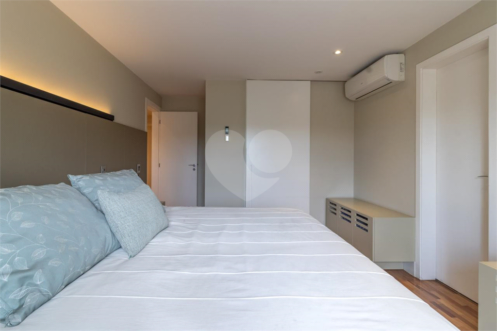 APARTAMENTO em ALTO DE PINHEIROS