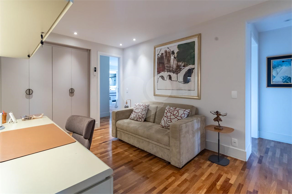 APARTAMENTO em ALTO DE PINHEIROS