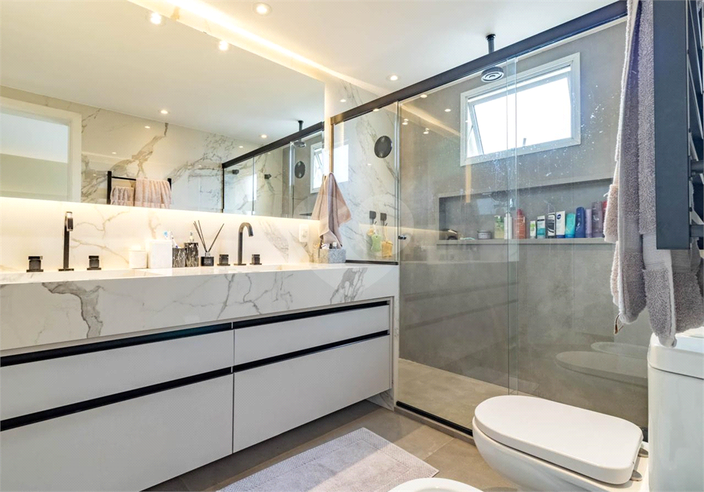 APARTAMENTO em ALTO DE PINHEIROS