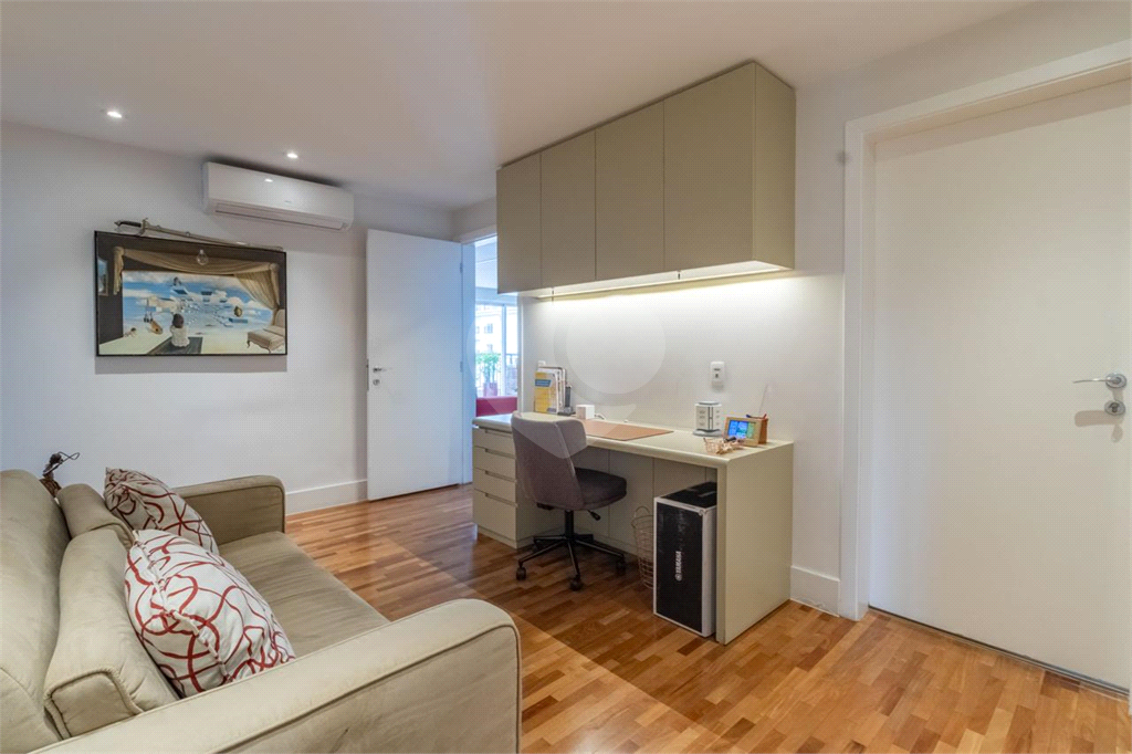 APARTAMENTO em ALTO DE PINHEIROS