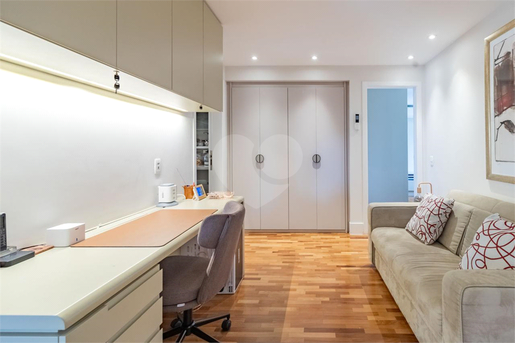 APARTAMENTO em ALTO DE PINHEIROS