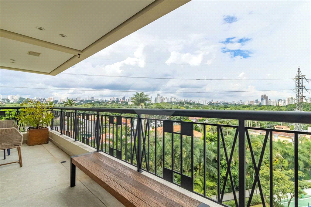 APARTAMENTO em ALTO DE PINHEIROS