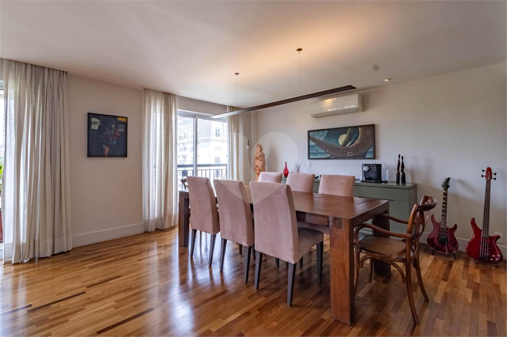 APARTAMENTO em ALTO DE PINHEIROS