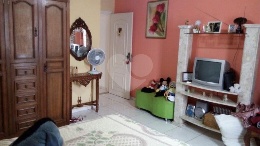 SOBRADO em VILA ROSÁLIA
