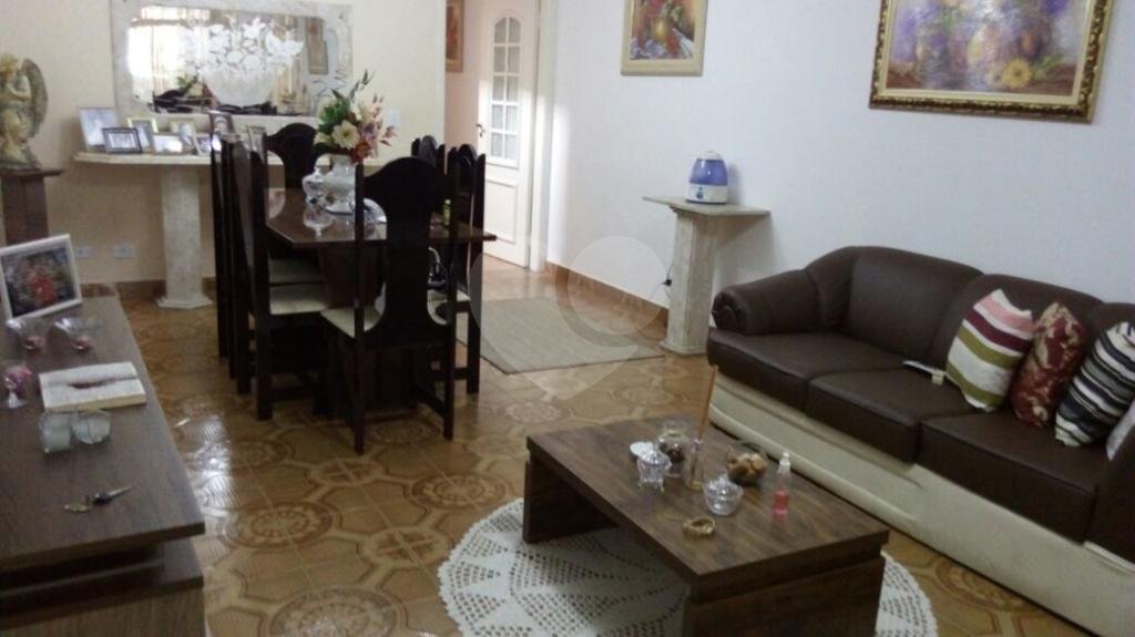 SOBRADO em VILA ROSÁLIA
