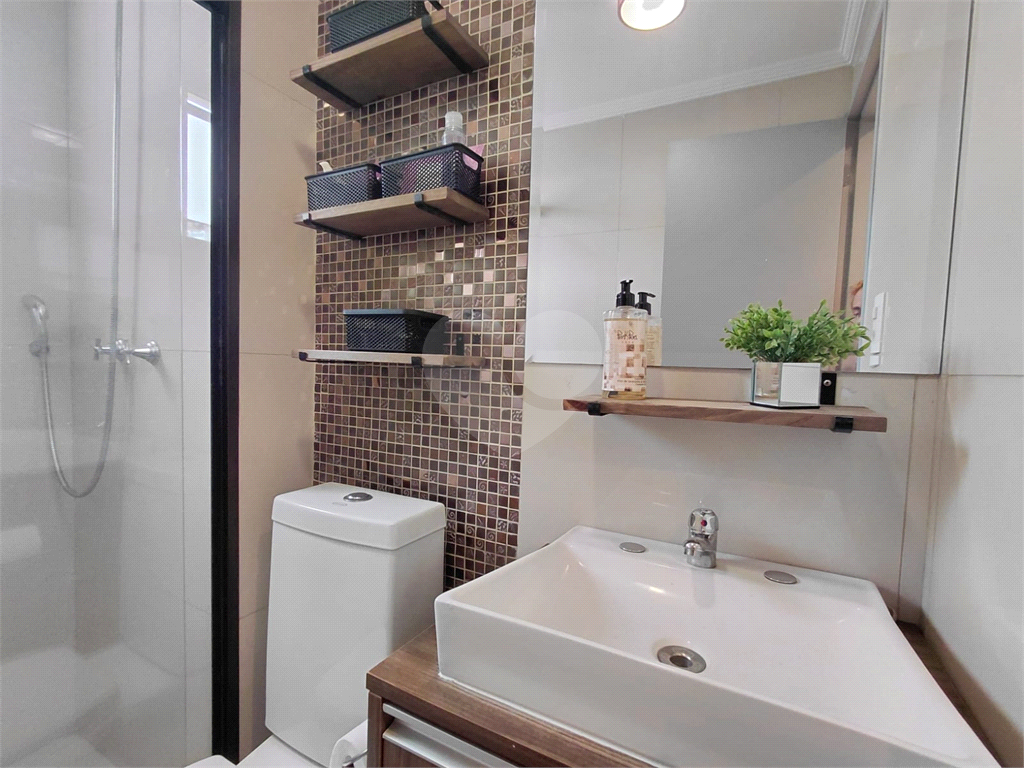 Imóvel de 69m² sala de estar de 2 ambientes com varanda e cozinha ingtegrada 2 quartos lazer completo 1 vaga Vl. Leopoldina