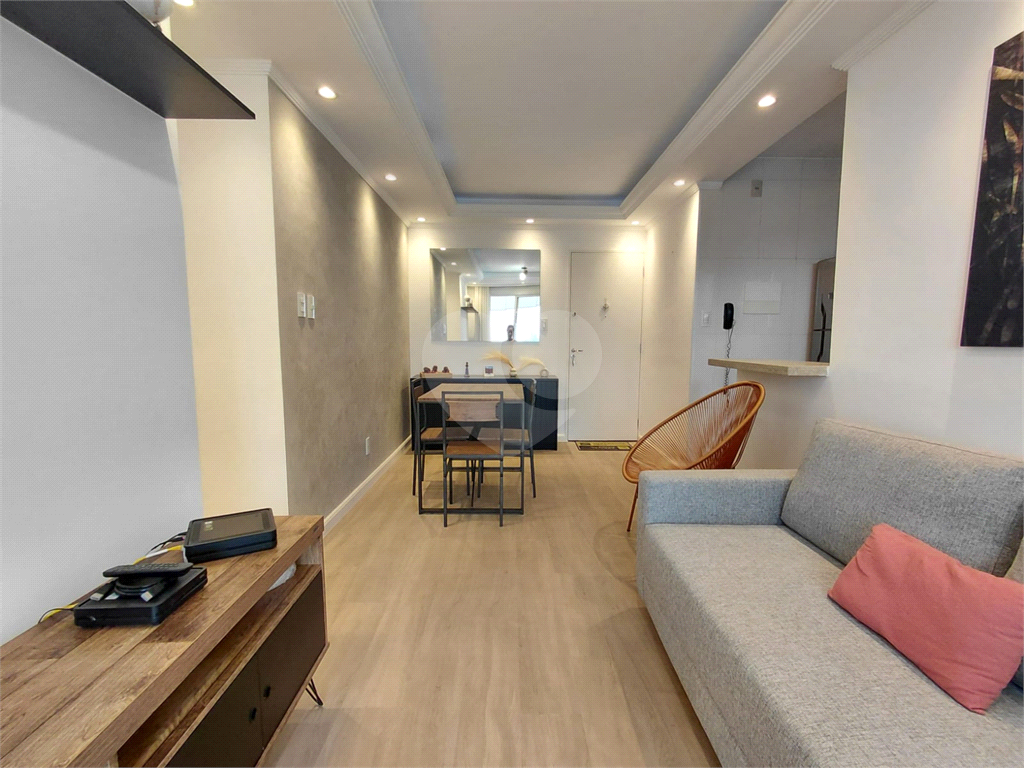 Imóvel de 69m² sala de estar de 2 ambientes com varanda e cozinha ingtegrada 2 quartos lazer completo 1 vaga Vl. Leopoldina